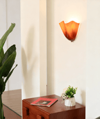 Zeitgenössische LED-Wandleuchte mit Blütenblatt-Design