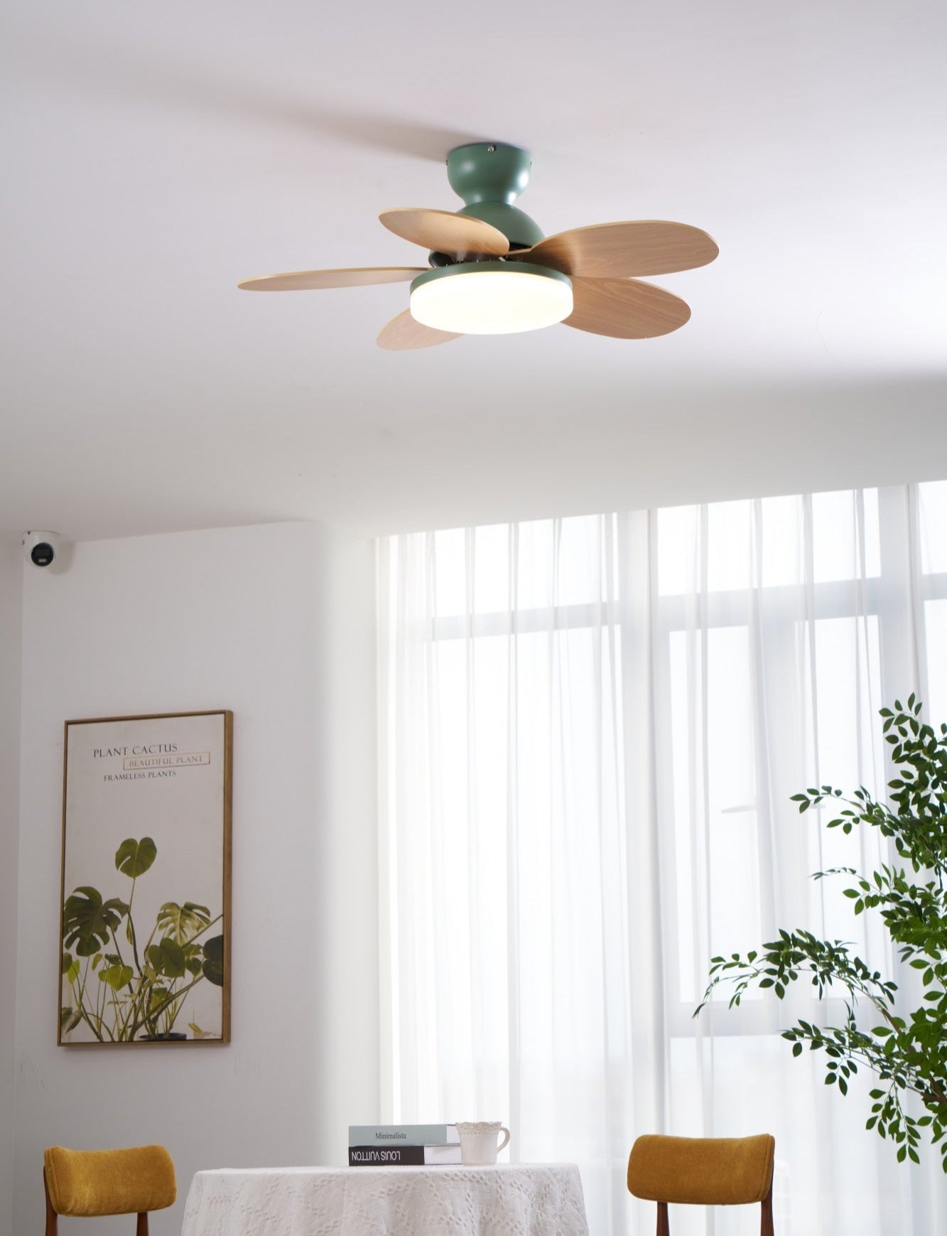 Wentylator sufitowy LED Dekoracyjna lampa sufitowa z łopatkami w kształcie płatków