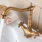Classic antique-style basin faucet – perfect for kitchens and bathrooms