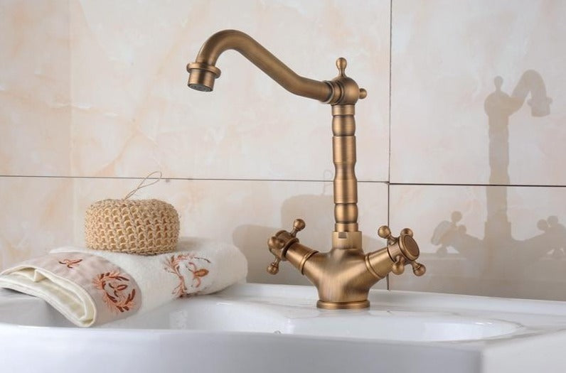 Vintage-style washbasin faucet with two handles