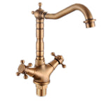 Classic antique-style basin faucet – perfect for kitchens and bathrooms