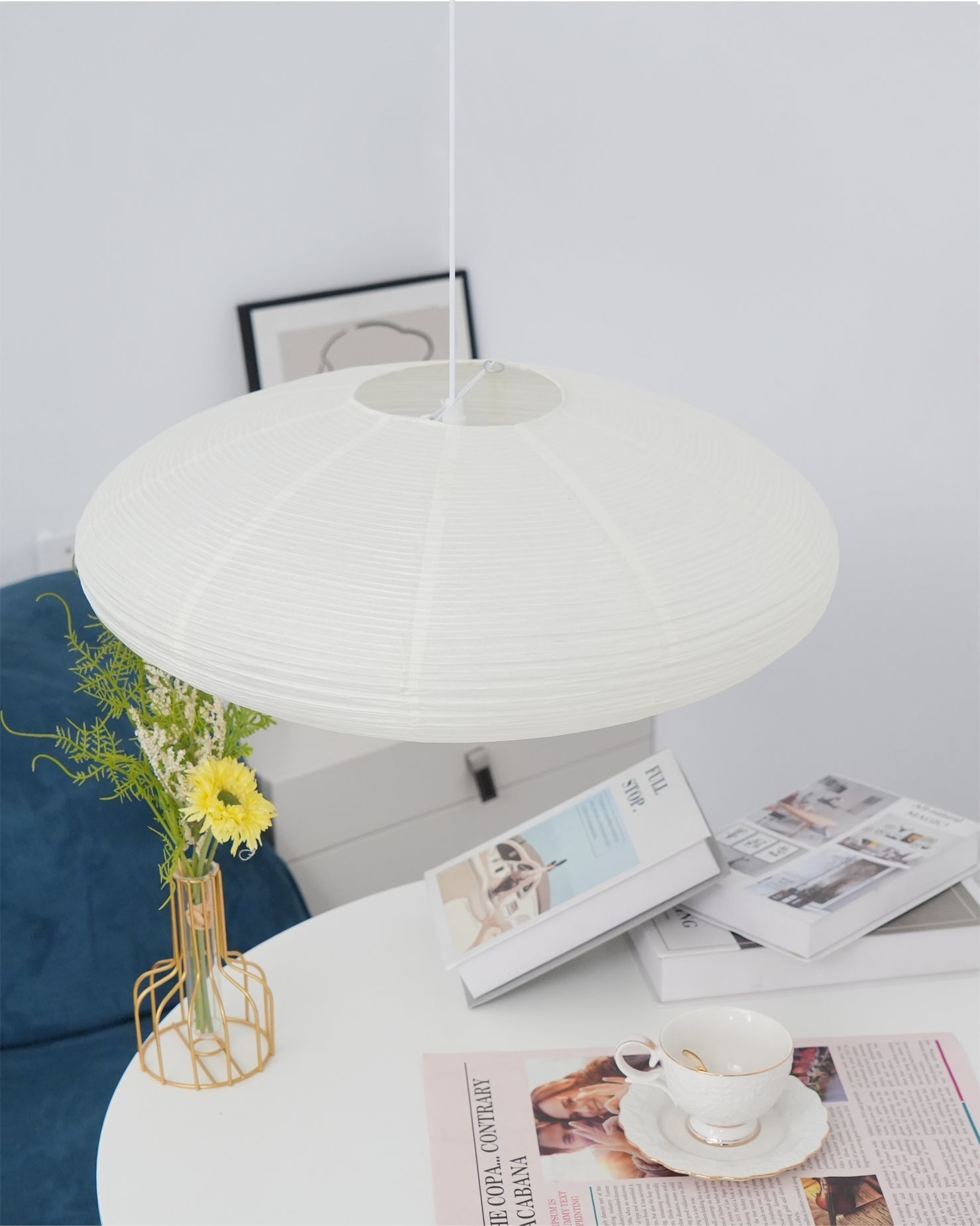 Lampe suspendue blanche design Japandi élégante pour salon et salle à manger