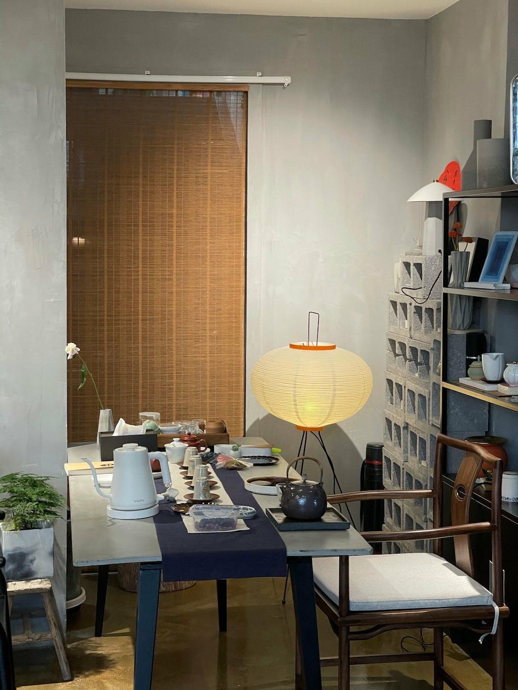 Lampa podłogowa w stylu japońskim Nastrojowe miękkie oświetlenie