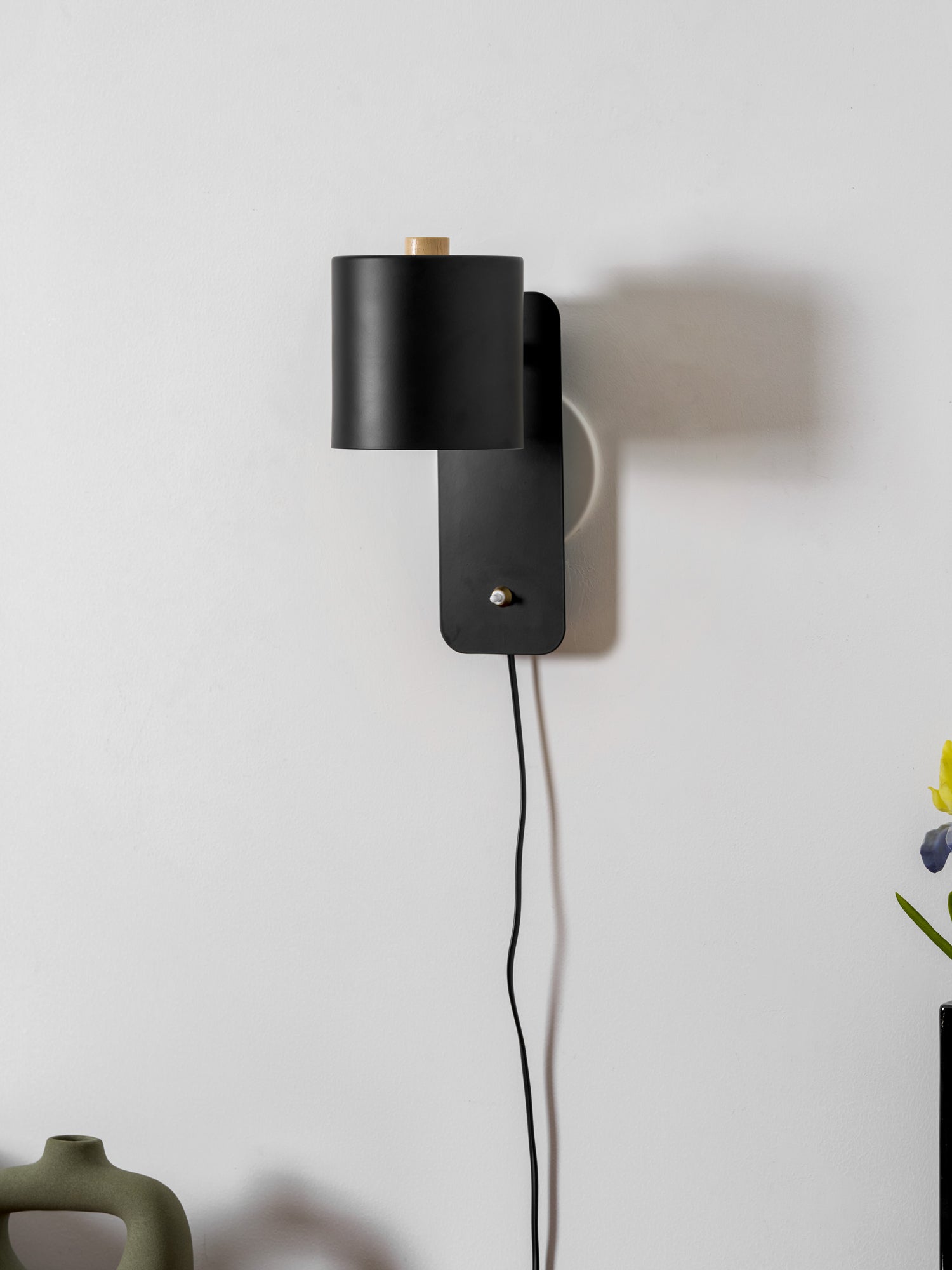 Rotatable Cylindrical Adjustable Wall Sconce Lamp
