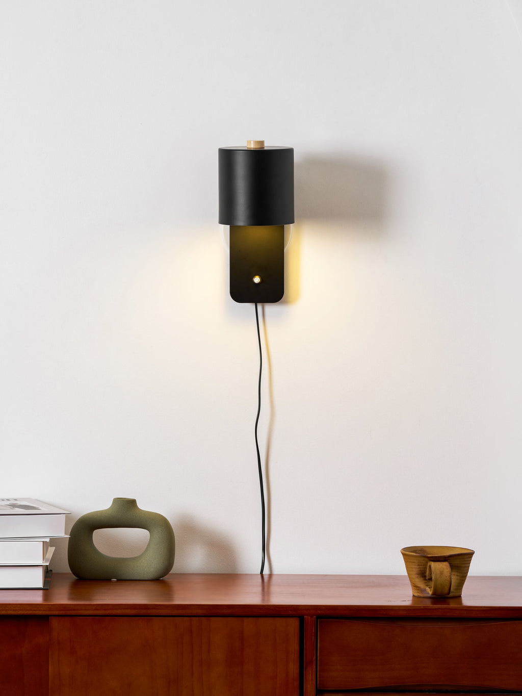 Rotatable Cylindrical Adjustable Wall Sconce Lamp