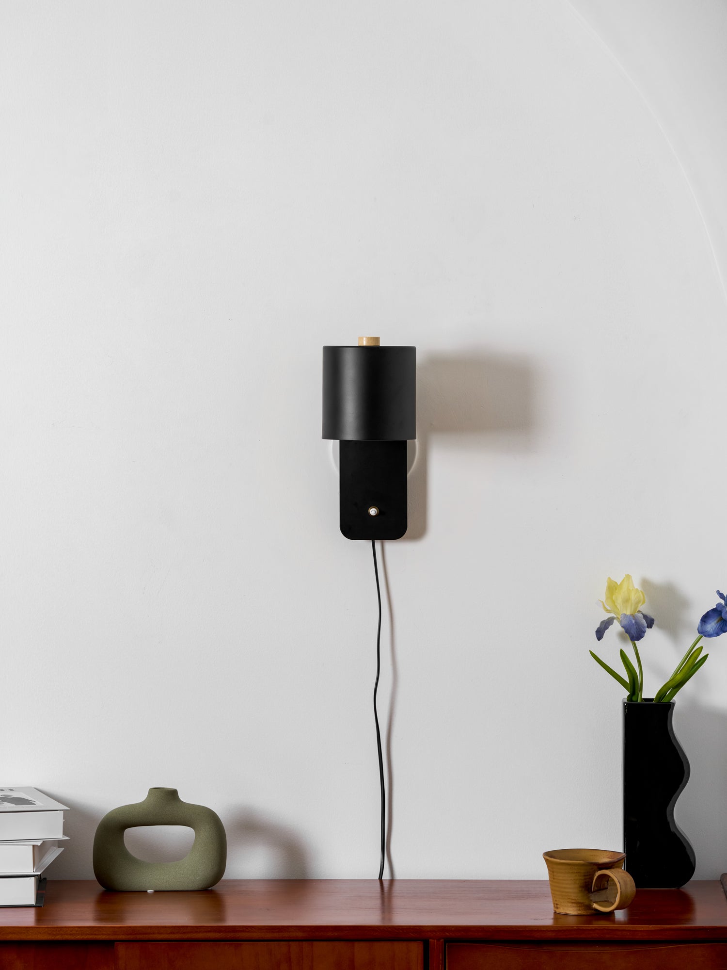 Rotatable Cylindrical Adjustable Wall Sconce Lamp