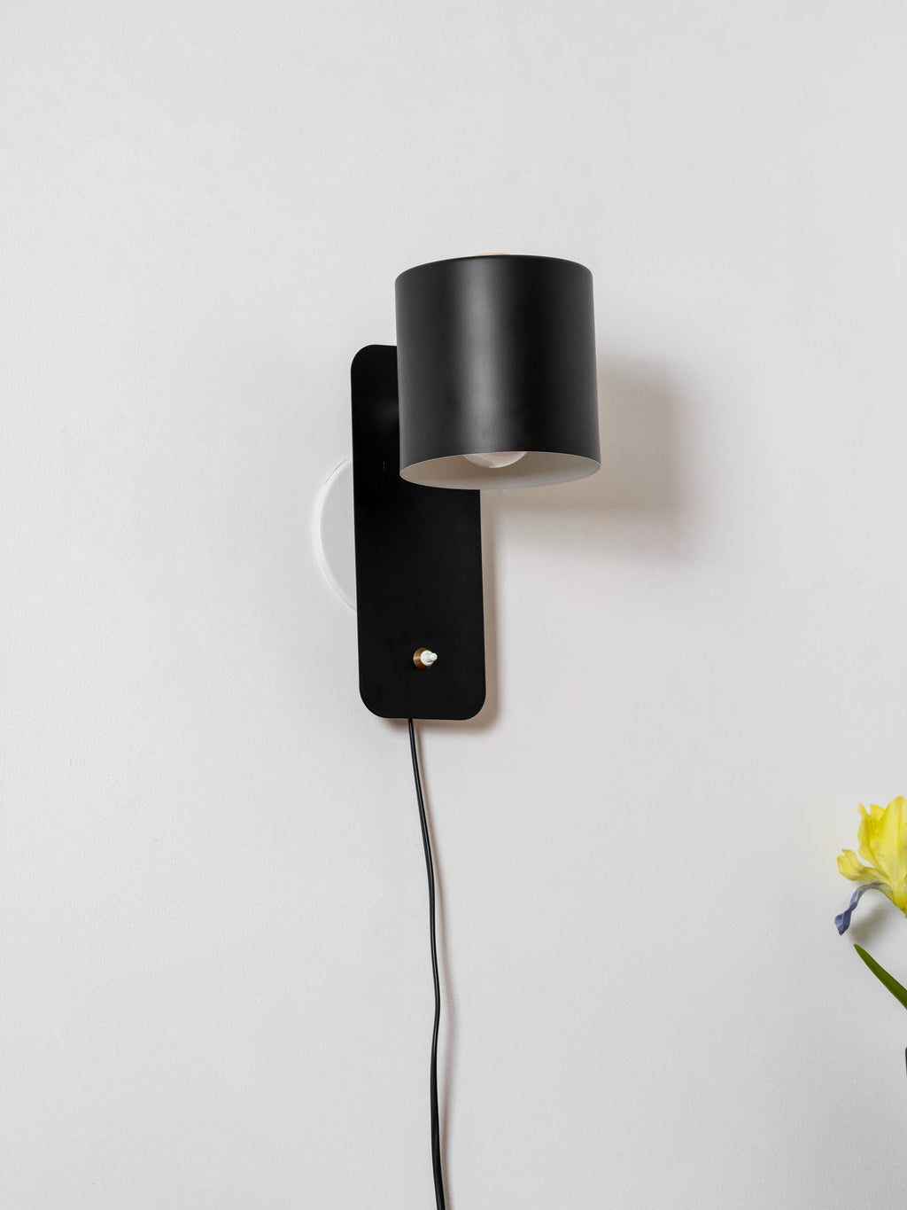 Rotatable Cylindrical Adjustable Wall Sconce Lamp