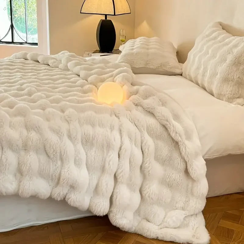 Gemütliche weiche Premium-Kuscheldecke aus Kaninchenfell für Wohnzimmer und Schlafzimmer