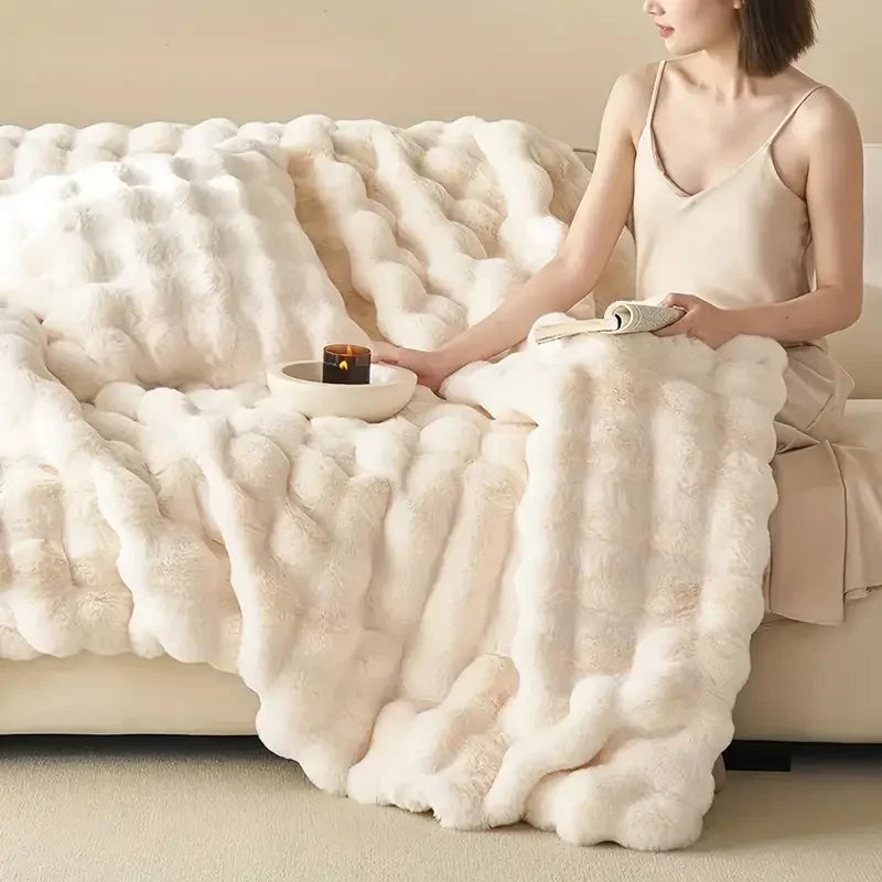 Gemütliche weiche Premium-Kuscheldecke aus Kaninchenfell für Wohnzimmer und Schlafzimmer