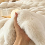 Gemütliche weiche Premium-Kuscheldecke aus Kaninchenfell für Wohnzimmer und Schlafzimmer