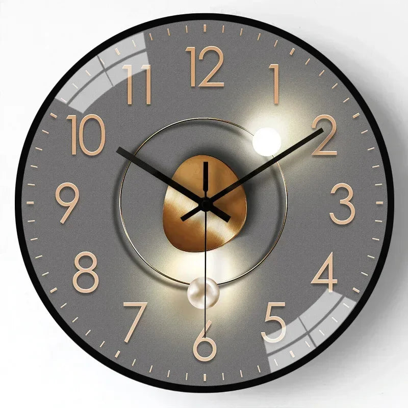 Horloge murale élégante et silencieuse adaptée aux intérieurs