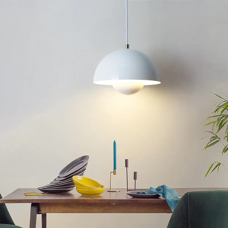 Lampa wisząca z ciepłym światłem do stylowych wnętrz