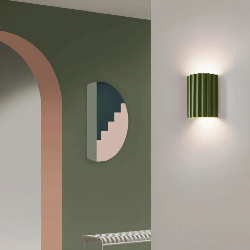 Minimalistyczna Lampa Ścienna Cylindryczny Żebrowany Design do Wnętrz
