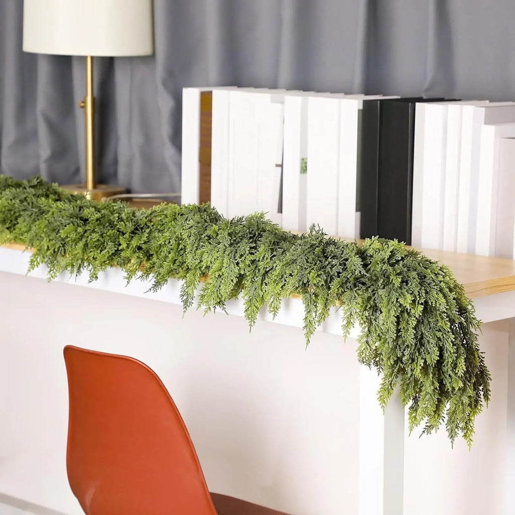Guirlande décorative de Noël accent vert style cyprès