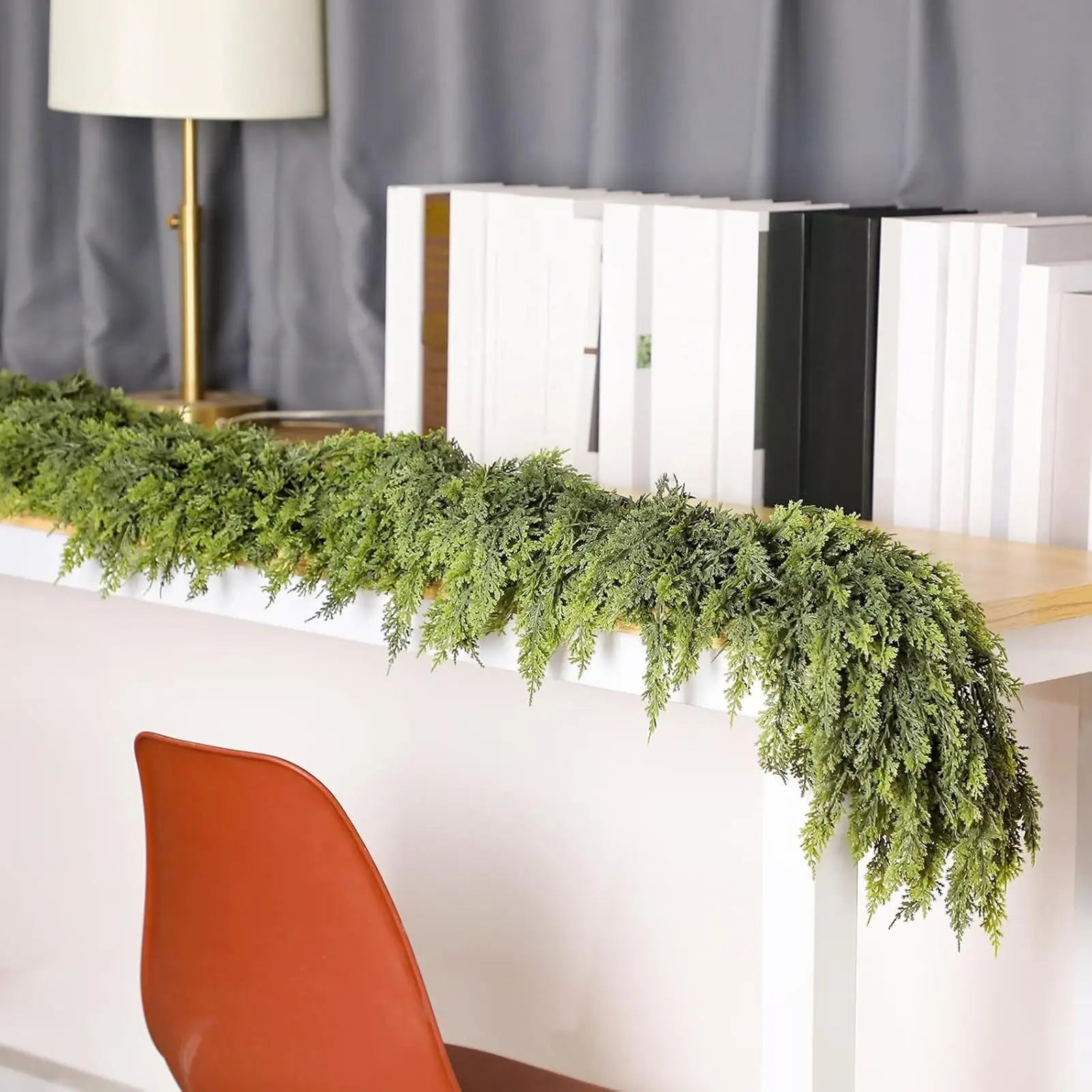 Guirlande décorative de Noël accent vert style cyprès