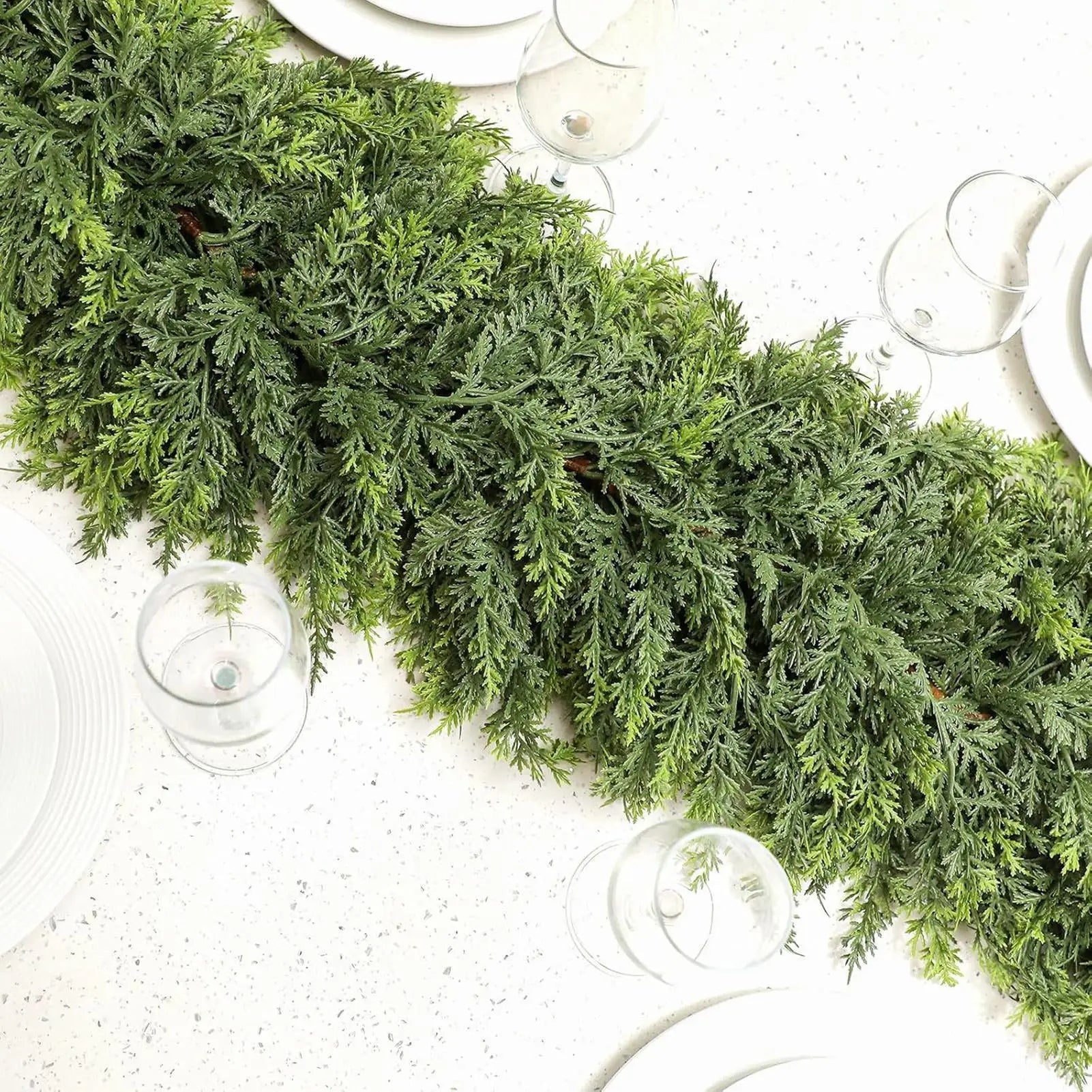 Guirlande décorative de Noël accent vert style cyprès