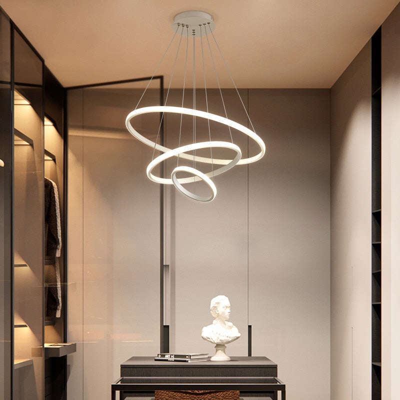 Suspension LED minimaliste avec anneaux flottants pour salles à manger et salons