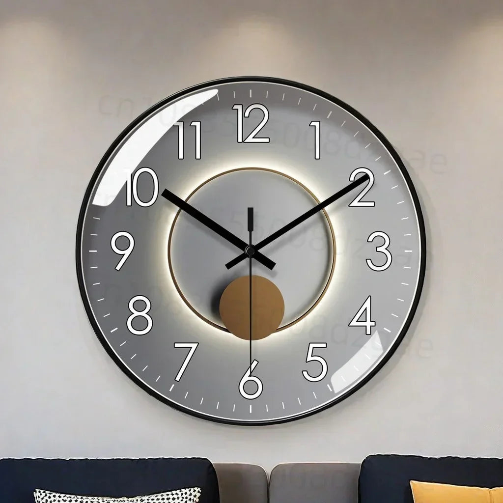 Luxuriöse universelle stille runde Wanduhr für das moderne Zuhause