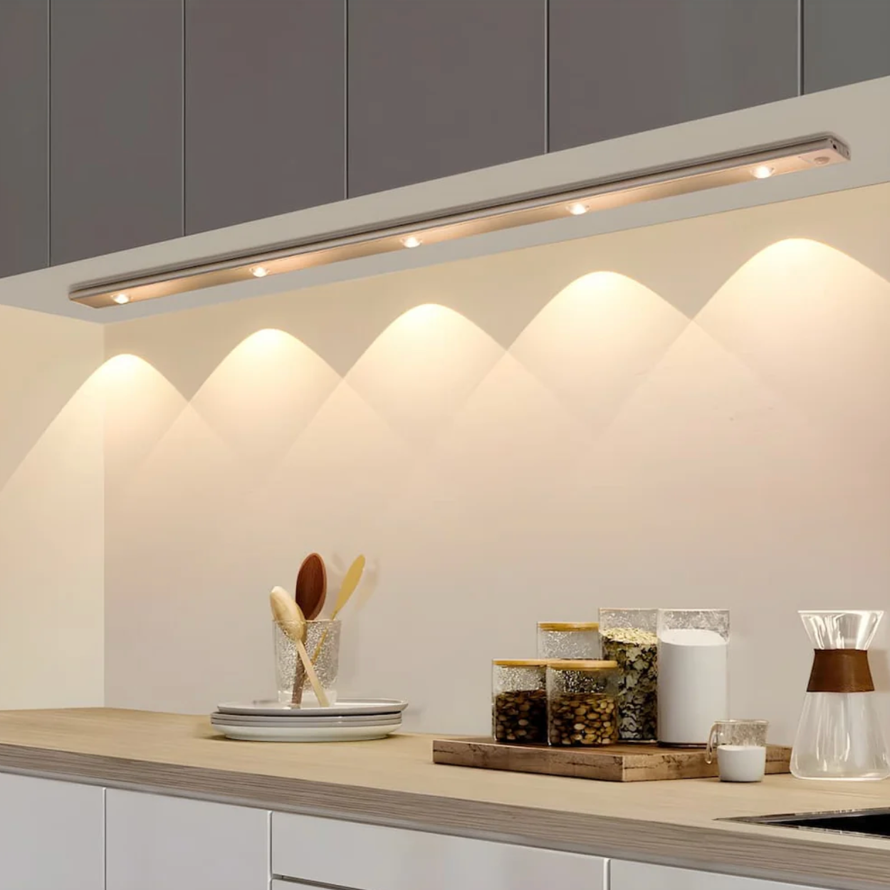 Lampada da parete ricaricabile con sensore di movimento e dimmer touch