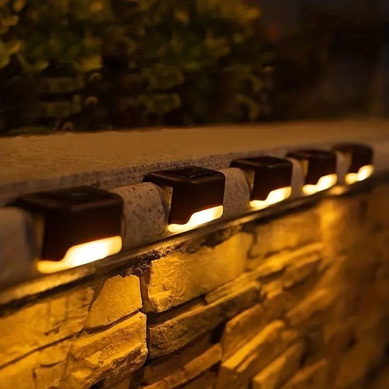 Wireless solar garden lamp with automatic LED lighting