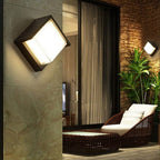 Lampada da parete esterna decorativa e funzionale LED con sensore