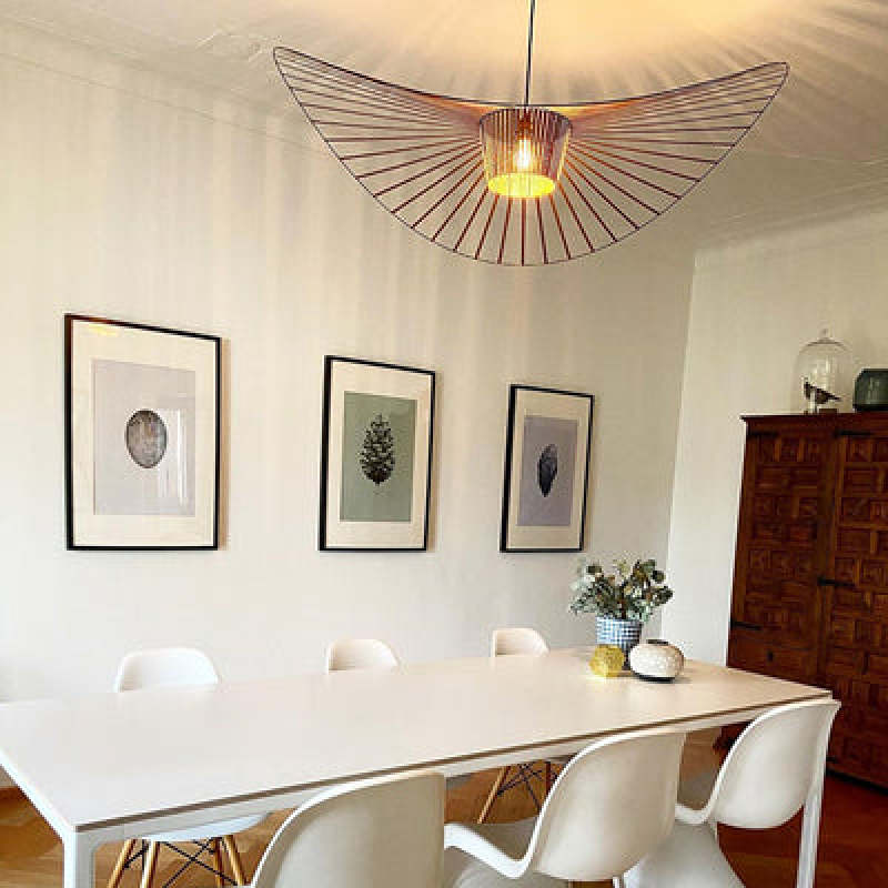 Lampada a sospensione decorativa con luce delicata e forma ondulata