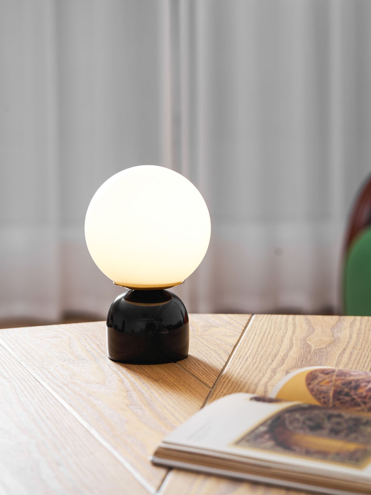 Moderne Tischlampe Orb Glow Kompaktes Umgebungslicht