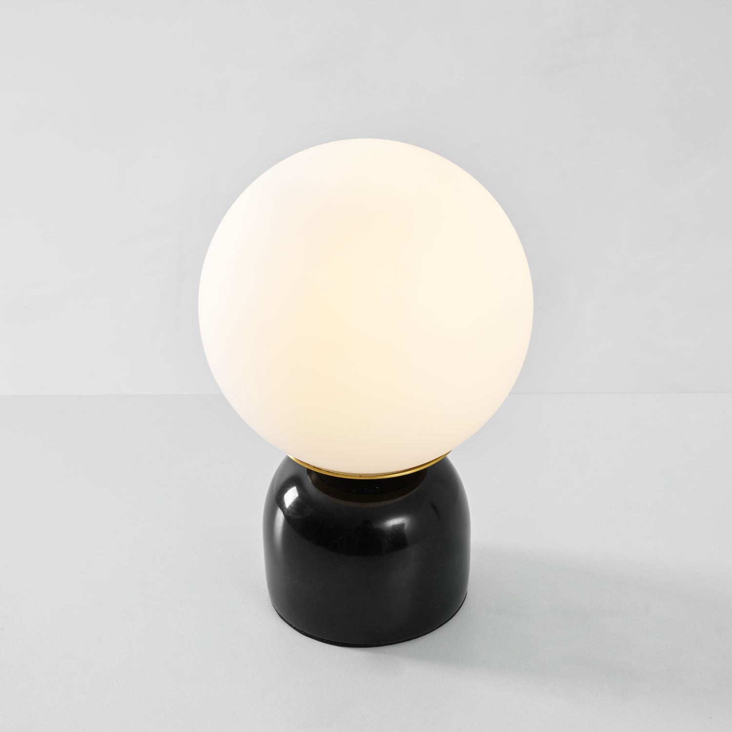 Moderne Tischlampe Orb Glow Kompaktes Umgebungslicht