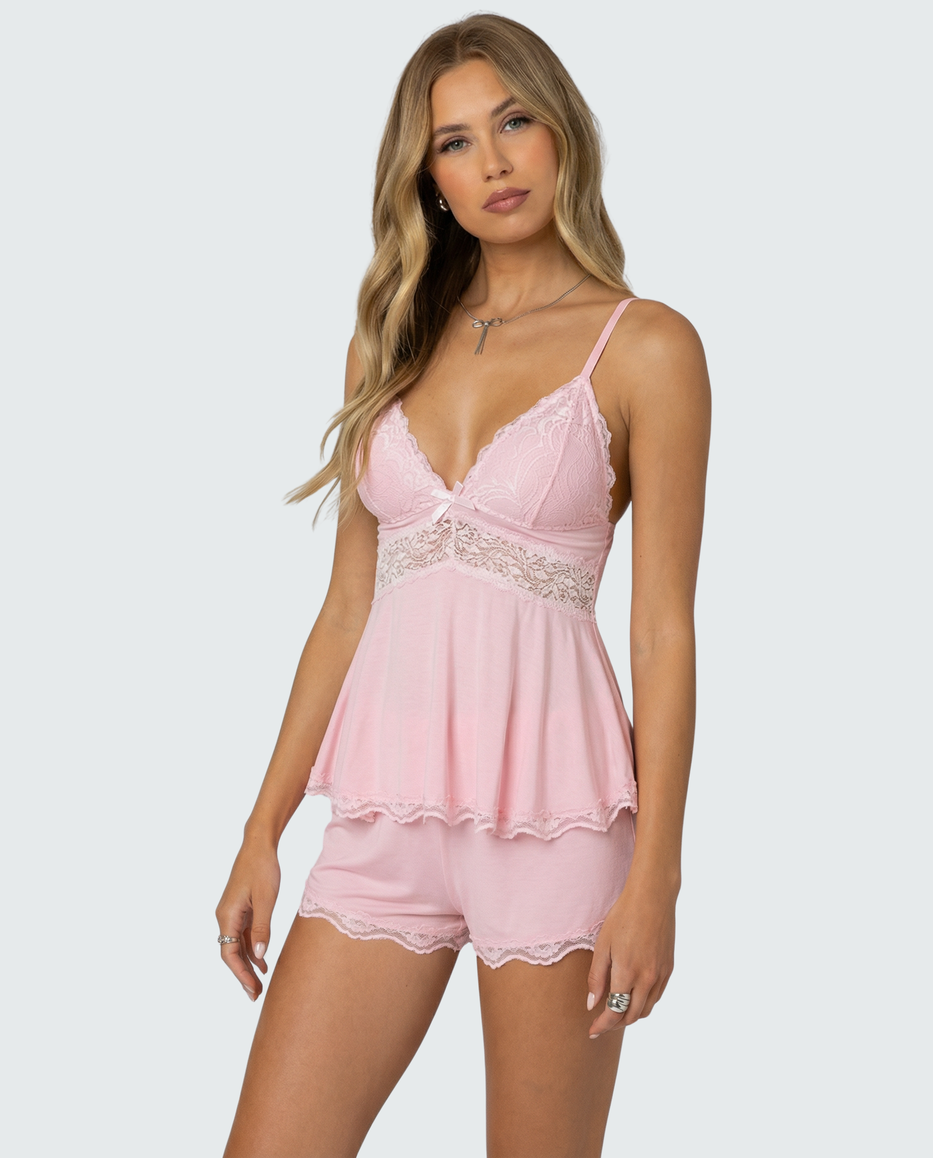 Set da notte romantico con rifiniture in pizzo