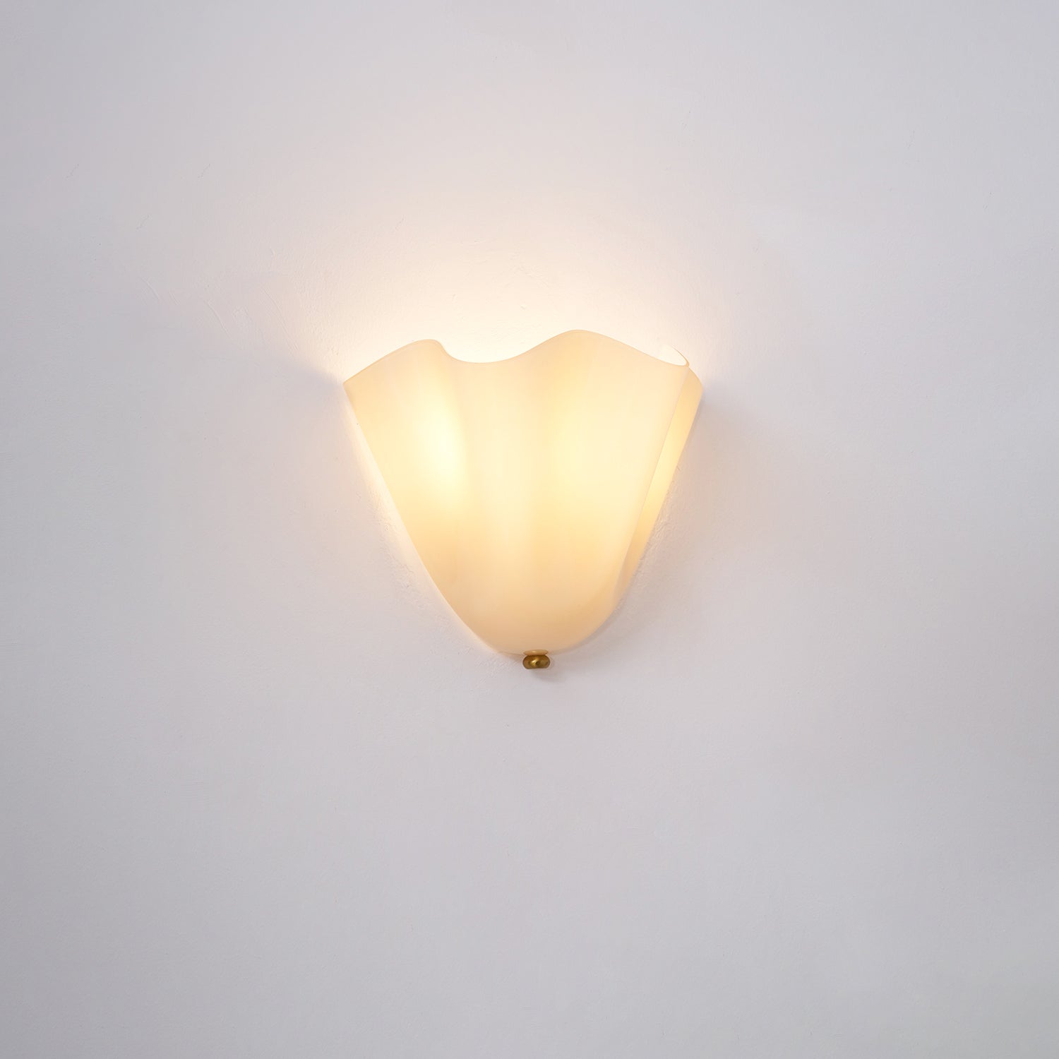 Zeitgenössische LED-Wandleuchte mit Blütenblatt-Design