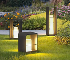 Quadratische LED-Gartenleuchte als Pfosten zur Wegbeleuchtung