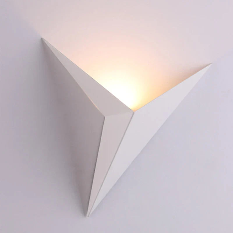 Lampada da parete artistica sottile a triangolo