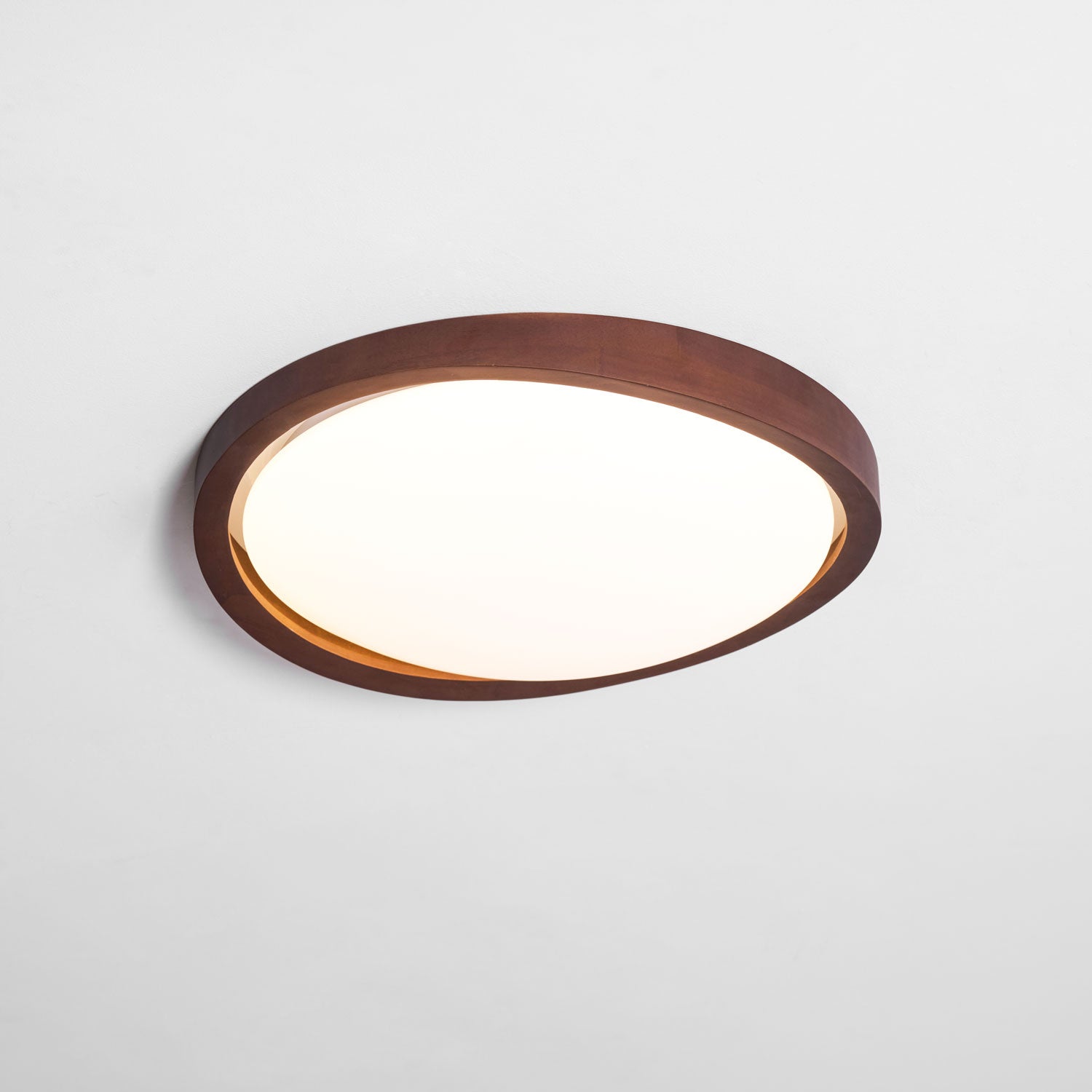 Orzechowy lampa sufitowa LED z zakrzywioną krawędzią do salonu