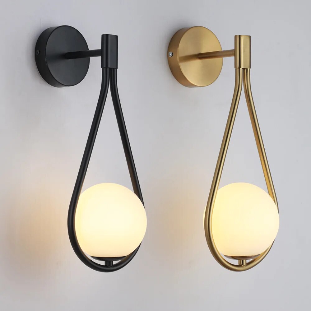 Skandynawska Lampa LED na Ścianę Elegancki Design w Matowej Czerni i Złocie