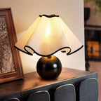 Skulpturale, wellenförmige Tischlampe für Innenräume