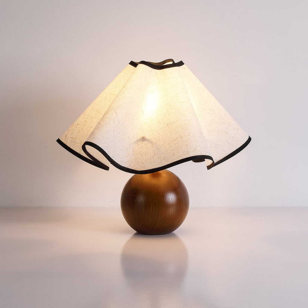 Skulpturale, wellenförmige Tischlampe für Innenräume