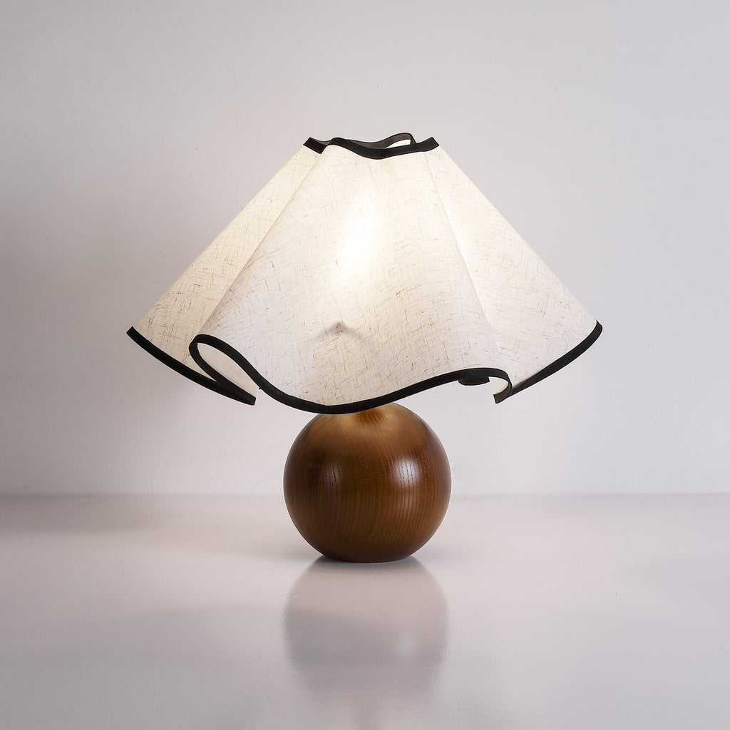 Skulpturale, wellenförmige Tischlampe für Innenräume