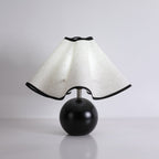 Skulpturale, wellenförmige Tischlampe für Innenräume