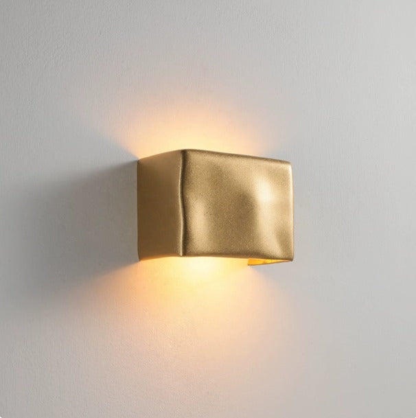 Modern cube wall lamp with up and down light, wall-mounted