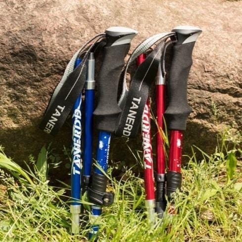 Lekkie składane kijki trekkingowe do przygód