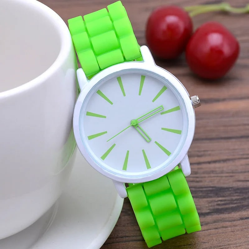 Analog Watch with Minimalist Dial and Textured Rubber Strap - Image 2