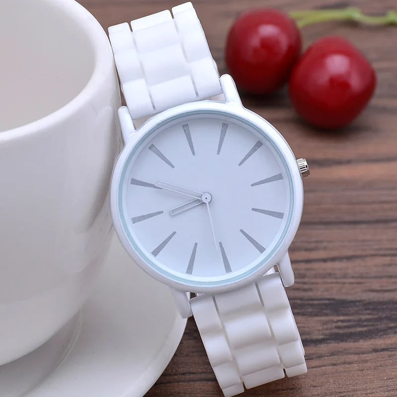 Analog Watch with Minimalist Dial and Textured Rubber Strap - Image 9