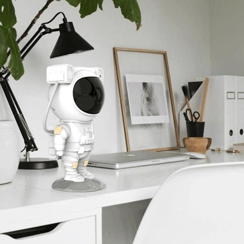 Efektowny Projektor Galaktyczny Astronaut – 8 Kolorów Nebuli