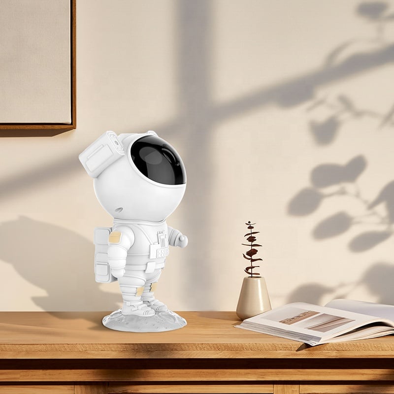 Efektowny Projektor Galaktyczny Astronaut – 8 Kolorów Nebuli