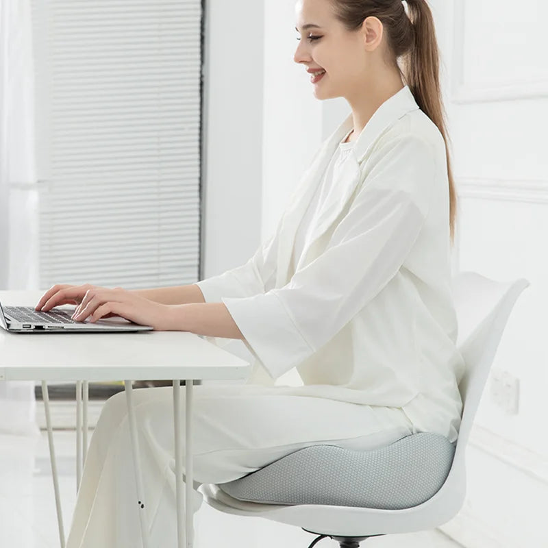 Poduszka z pamięcią na poprawę postawy i pleców