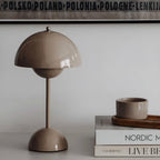 Nowoczesna skandynawska lampa stołowa LED z ściemniaczem