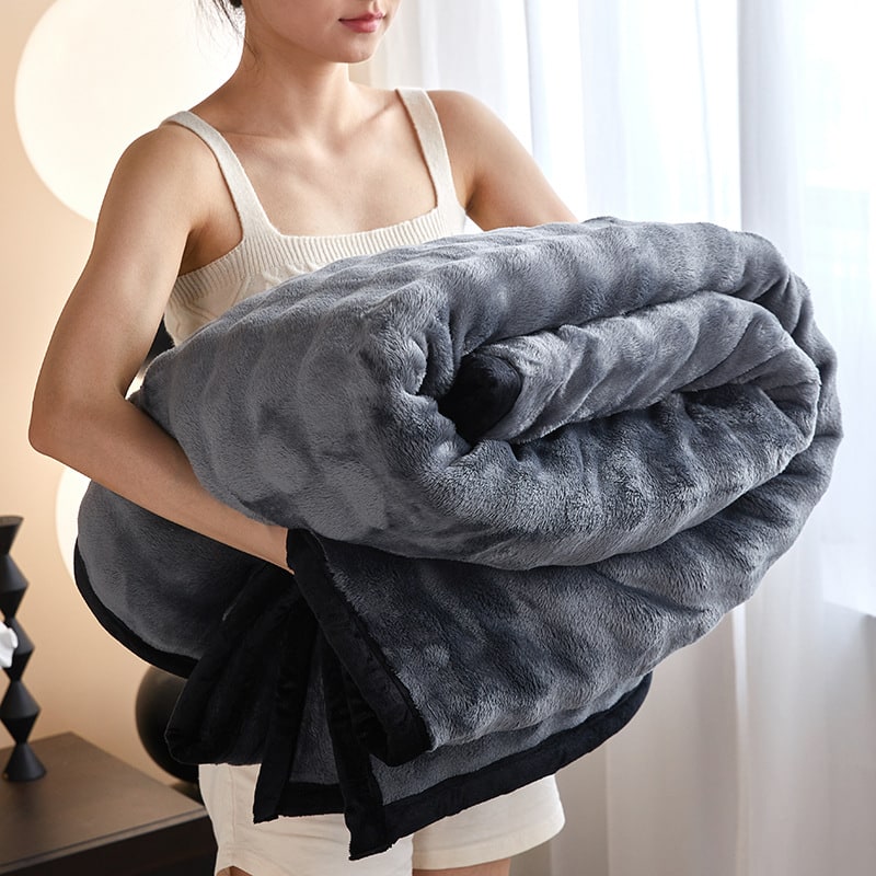 Double-Sided Plush Throw Blanket with Faux Fur and Fleece Backing - Image 8