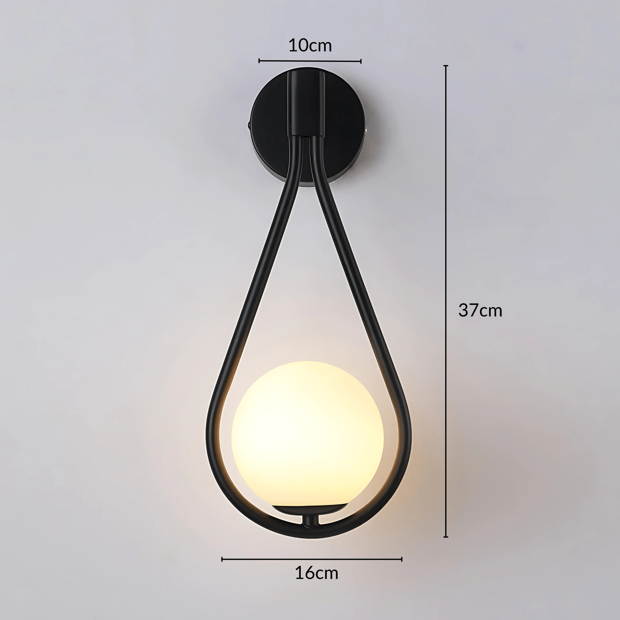 Nowoczesna lampa ścienna z kulą szklaną