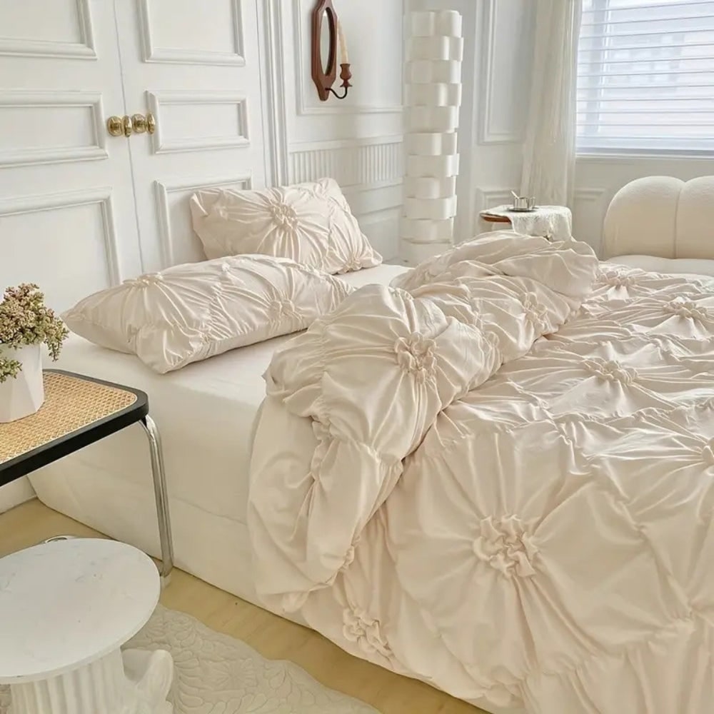 Duvet Cover Set with Pinch Pleat Rosette Flower Pattern and Corner Ties - Image 5
