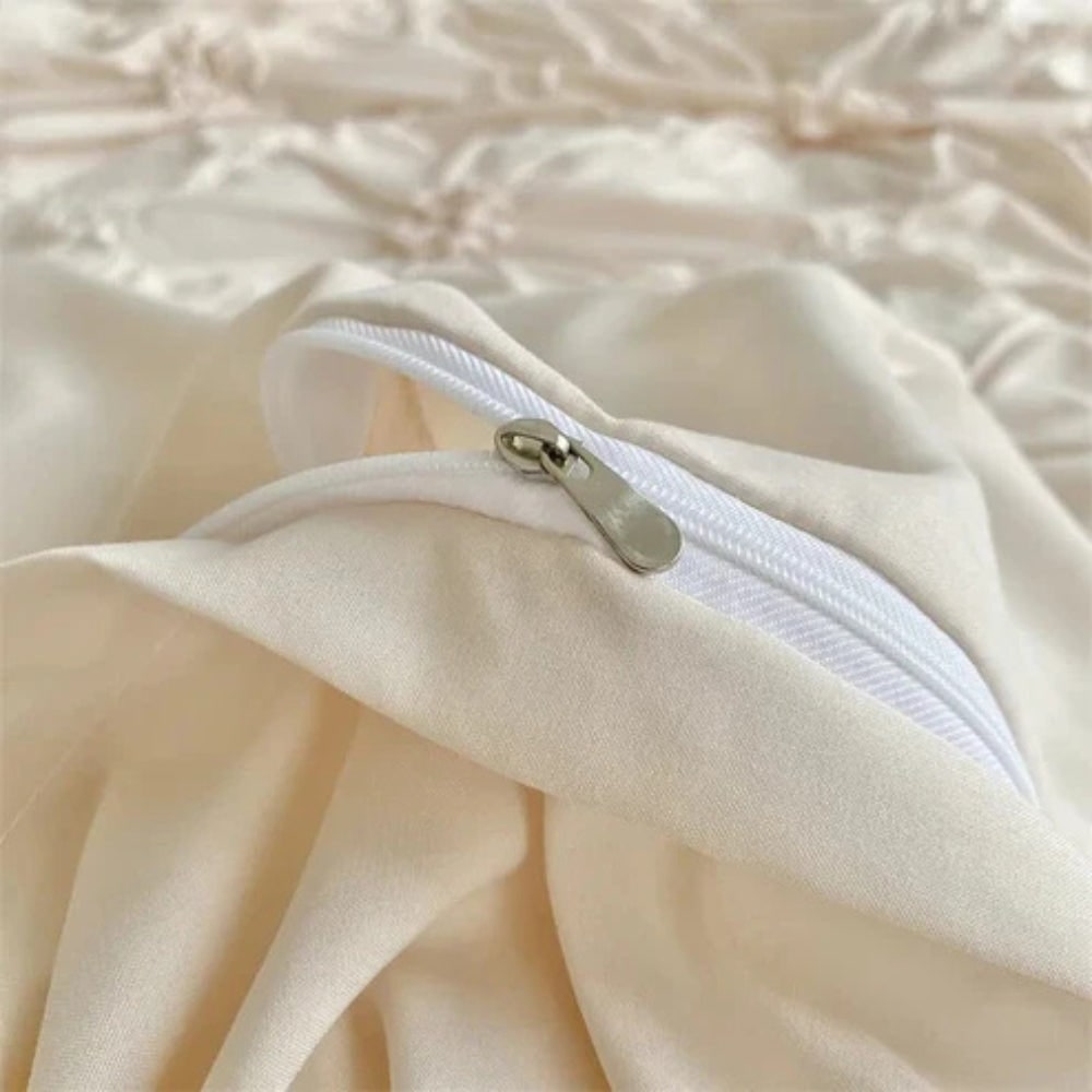 Duvet Cover Set with Pinch Pleat Rosette Flower Pattern and Corner Ties - Image 7